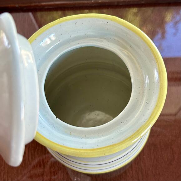 Vintage MCM “Genie” Ribbed Ceramic Canister Cookie Jar, 7.5" Yellow & Brown Trim - Picture 4 of 8